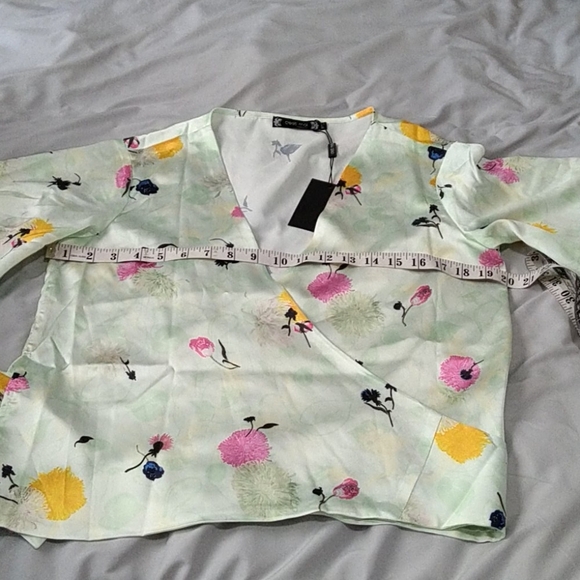Cest Moi wrap top M/L - Picture 6 of 9
